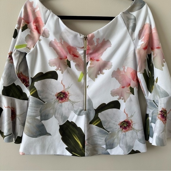 Ted BAKER-VELEITA CHATSWORTH BLOOM BELL SLEEVE TOP - Picture 7 of 10